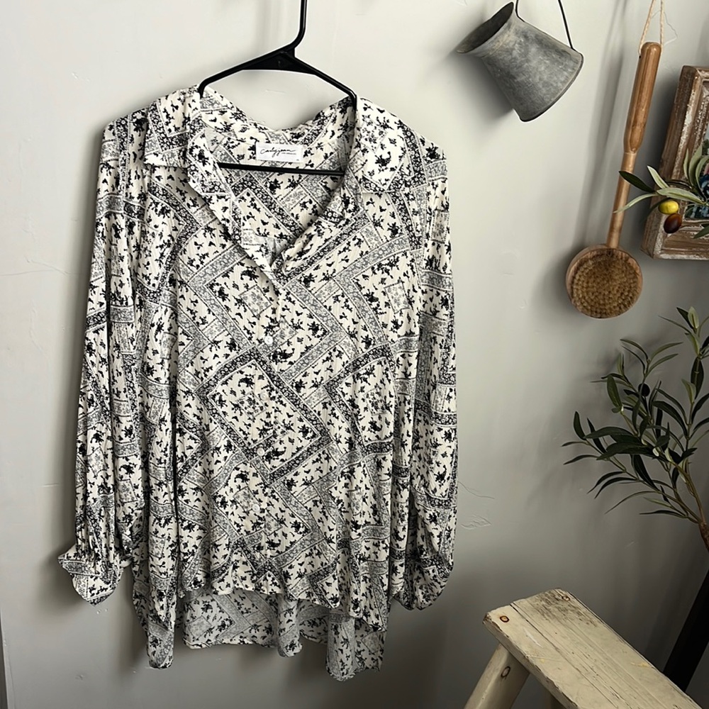 Carly Jean Los Angeles Blouse